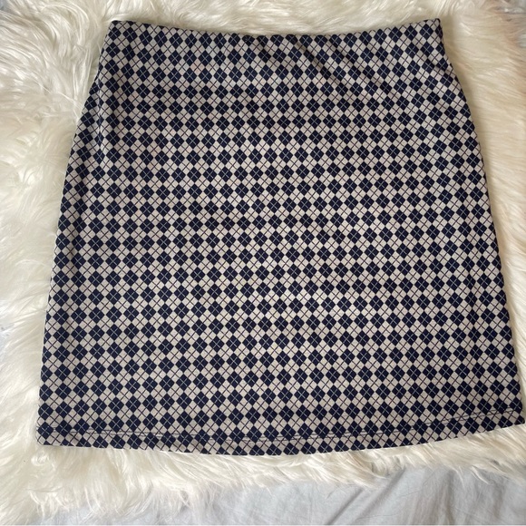SOLD Navy Plaid Skirt + Top Set - Picture 5 of 10
